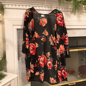 Kaileigh Black 3/4 Length Floral Kimono